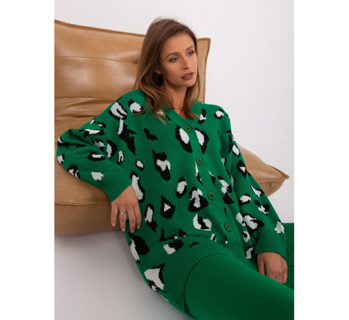 Zelený voľný sveter so zvieracím vzorom