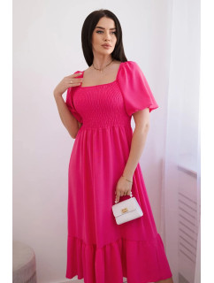 Šaty s jemným výstrihom ružovej farby