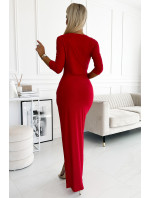 Lesklé červené dlhé dámske šaty s výstrihom, brokátom a rázporkom na nohe 404-7