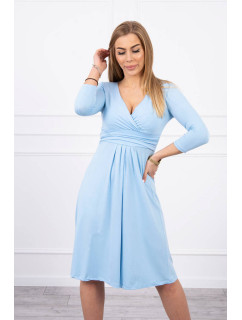 Šaty s výrezom pod prsiami modré