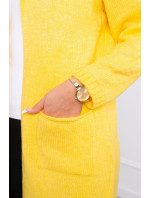 Obyčajný sveter s kapucňou a horčicovými vreckami