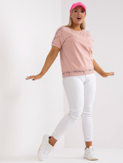 Zaprášená růžová halenka plus size s textem na rukávech