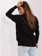 Čierny ažurový sveter s výstrihom