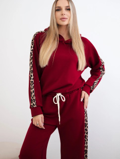 Viskózová souprava s model 20539590 pruhy Burgundsko - K-Fashion